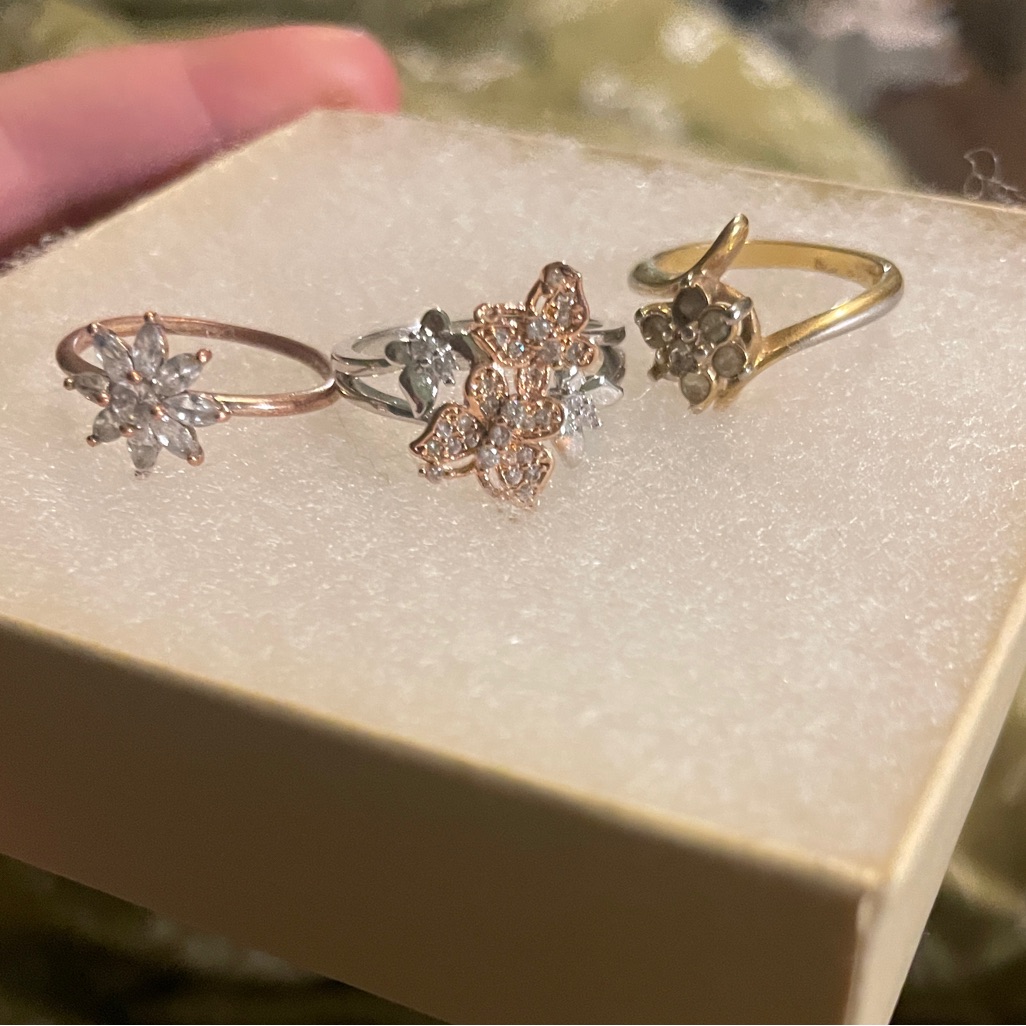 3 Size 7 Elegant Floral Jewelry Set - Silver, Gold, And Rose Gold